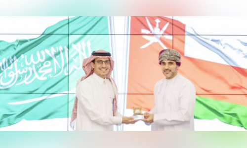 സൗദി-ഒമാൻ ഹൈവേയിലൂടെ മുഴുസമയ വാണിജ്യ ട്രക്ക് ഗതാഗതത്തിന് അനുമതി