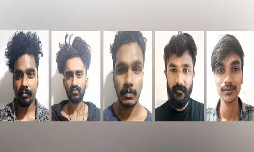 യാത്രികനെ തടഞ്ഞ് സ്കൂട്ടറും പണവും വാച്ചും കവർന്ന കേസ്; അഞ്ചുപേർ അറസ്റ്റിൽ