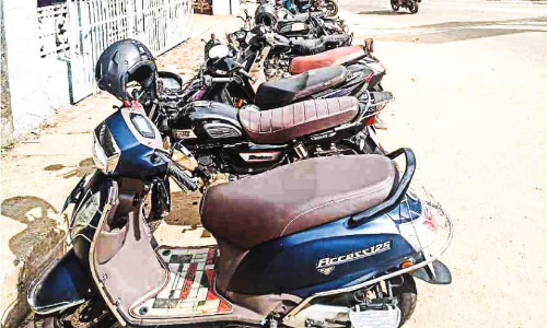 നിയമലംഘനം: വിദ്യാർഥികളുടെ 50 ഇരുചക്രവാഹനങ്ങൾ പിടിച്ചെടുത്തു