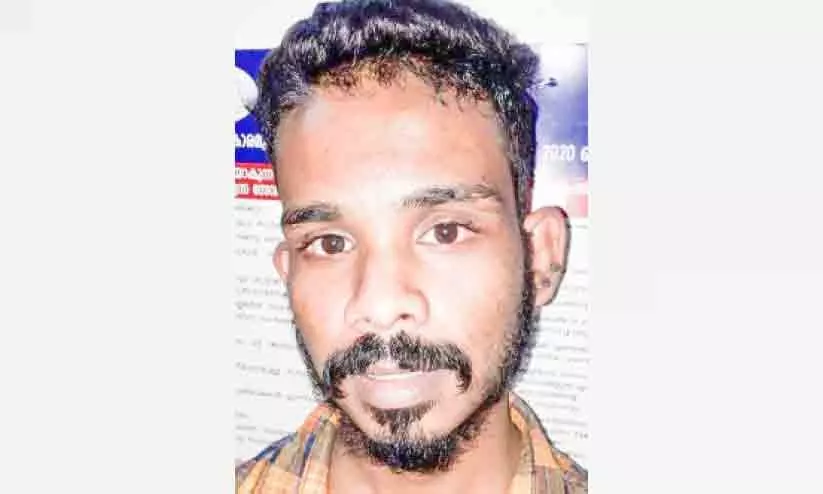 ഫേസ്ബുക് സുഹൃത്തിനെ പീഡിപ്പിച്ചതിന് 4 മാസം ജയിലിലായ യുവാവ് ഇൻസ്റ്റഗ്രാം സുഹൃത്തിനെ പീഡിപ്പിച്ച കേസിൽ വീണ്ടും അറസ്റ്റിൽ ഫേസ്ബുക് സുഹൃത്തിനെ പീഡിപ്പിച്ചതിന് 4 മാസം ജയിലിലായ യുവാവ് ഇൻസ്റ്റഗ്രാം സുഹൃത്തിനെ പീഡിപ്പിച്ച കേസിൽ വീണ്ടും അറസ്റ്റിൽ