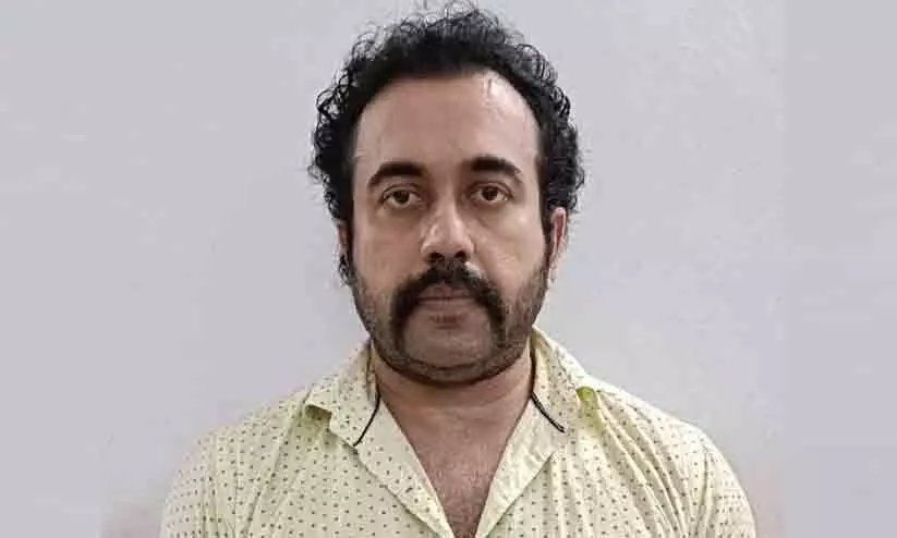 ആലുവയിൽ പെൺകുട്ടിയെ ലൈംഗികമായി ഉപദ്രവിച്ച ഡോക്ടർ അറസ്റ്റിൽ