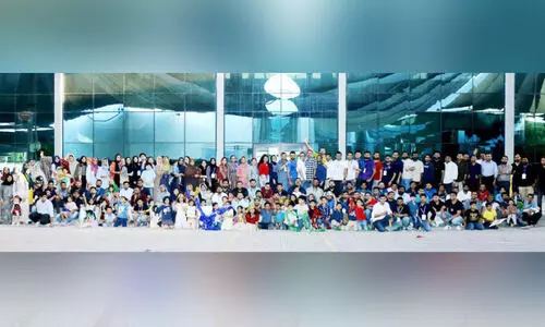 ആ​വേ​ശ​മാ​യി മാ​മോ​റീ​സ്