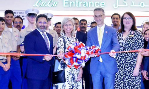 ലു​ലു ഹൈ​പ്പ​ർ മാ​ർ​ക്ക​റ്റി​ൽ ഡി​സ്ക​വ​ർ അ​മേ​രി​ക്ക വാ​രം