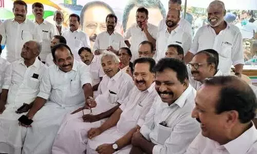 ആദ്യ വോട്ട് ചിദംബരത്തിന്റേത്; കോൺഗ്രസ് നേതാക്കളെല്ലാം വരിയിലുണ്ട്