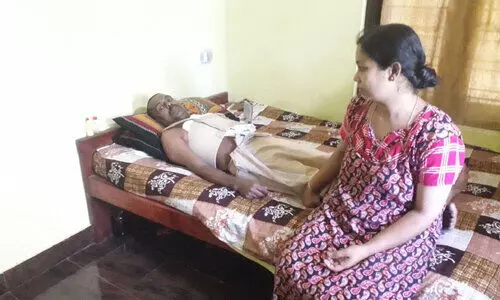 പുതുജീവിതത്തിനായി കനിവുതേടി സുരേഷും കുടുംബവും