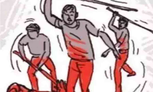 അവിഹിത ബന്ധം ആരോപിച്ച് വിധവയെ നാട്ടുകാർ കെട്ടിയിട്ട് മർദിച്ചു