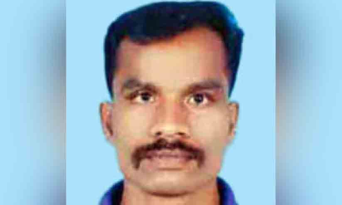 ആദിവാസി യുവാവ് വൈദ്യുതി വേലിയിൽനിന്ന് ഷോക്കേറ്റ് മരിച്ചു ആദിവാസി യുവാവ് വൈദ്യുതി വേലിയിൽനിന്ന് ഷോക്കേറ്റ് മരിച്ചു