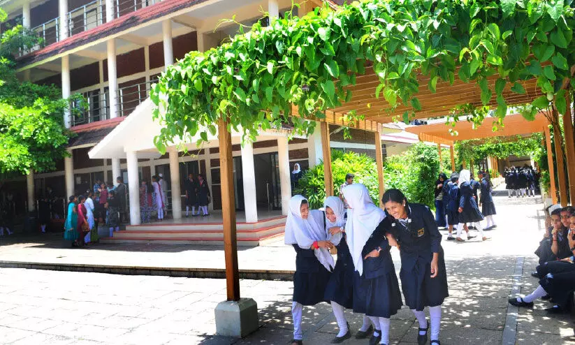 വീണ്ടും നാടിനഭിമാനം നടക്കാവ് സ്കൂൾ