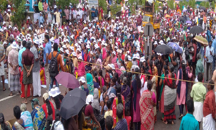 തീരം കാക്കുമോ കുമ്പാരി... തീരം കാക്കുമോ കുമ്പാരി...