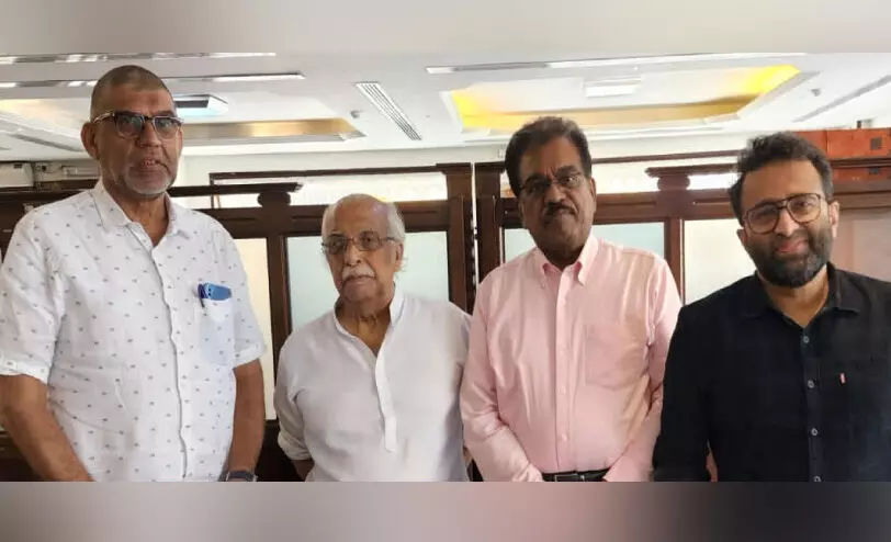 ജ​മാ​ല്‍ കൊ​ച്ച​ങ്ങാ​ടി​ക്ക് സ്വീ​ക​ര​ണം ന​ല്‍കി