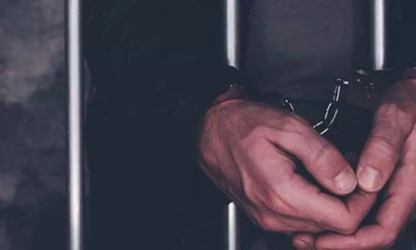 മയക്കുമരുന്ന് ലഹരിയിൽ മാതാപിതാക്കളെ ആക്രമിച്ച യുവാവ് അറസ്റ്റിൽ മയക്കുമരുന്ന് ലഹരിയിൽ മാതാപിതാക്കളെ ആക്രമിച്ച യുവാവ് അറസ്റ്റിൽ