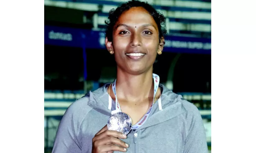 ദേശീയ ഓപൺ അത്‍ലറ്റിക്സ്: ട്രി​പ്പി​ൾ ജം​പി​ൽ ഷീ​ന​ക്ക് വെ​ള്ളി