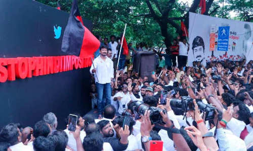 ഹി​ന്ദി അ​ടി​ച്ചേ​ൽ​പി​ക്ക​ലി​നെ​തി​രെ  ഉ​ണരു​ന്നു ത​മി​ഴ​കം