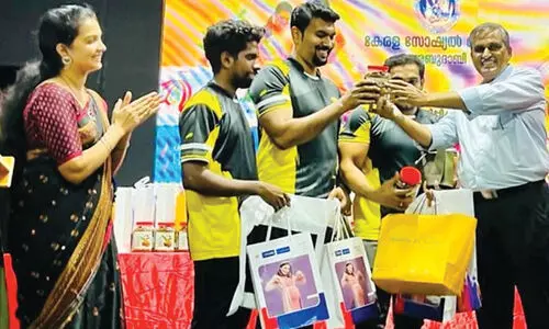 കേ​ര​ള സോ​ഷ്യ​ല്‍ സെ​ന്‍റ​ര്‍ പൂ​ക്ക​ള​മ​ത്സ​രം