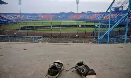 ഫുട്ബാൾ ആരാധകർ തിരക്കിൽപെട്ട് മരിച്ച സ്റ്റേഡിയം പൊളിക്കാൻ ഇന്തോനേഷ്യ