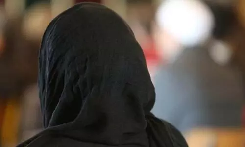 ഹിജാബ് ധരിച്ചെത്തിയ യുവതിക്ക് നഗരസഭ ഓഫിസിൽ വിവേചനമെന്ന് പരാതി