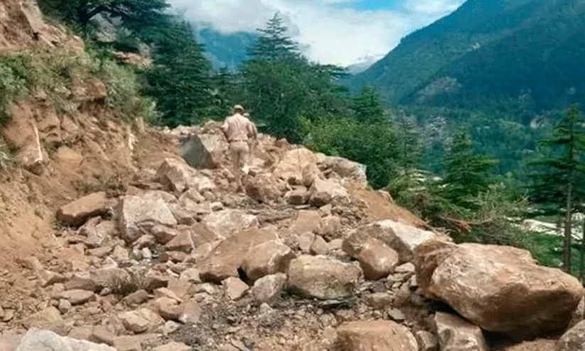 ഉത്തരാഖണ്ഡ് ഹിമ പാതത്തിൽ ആറു പേർ മരിച്ചു