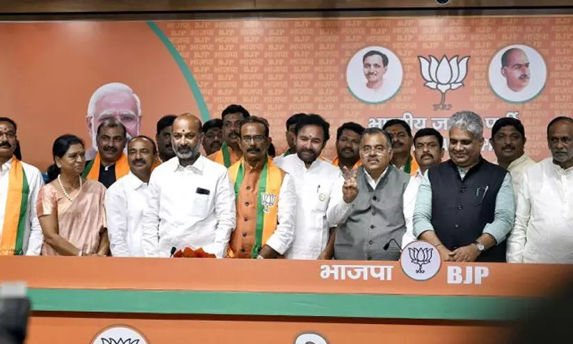 ടി.ആർ.എസ് മുൻ എം.പി ബി.ജെ.പിയിൽ ചേർന്നു ടി.ആർ.എസ് മുൻ എം.പി ബി.ജെ.പിയിൽ ചേർന്നു