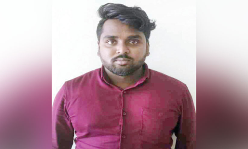 2.9 lakhs from businessmen, arrested in the case