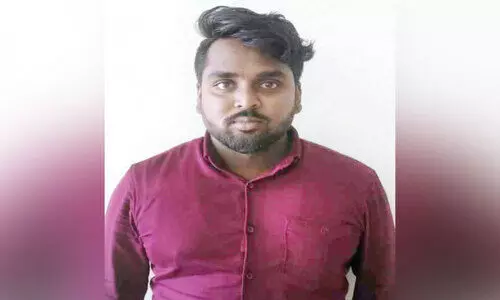 2.9 lakhs from businessmen, arrested in the case