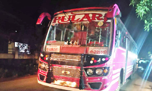 ജീവൻ വേണമെങ്കിൽ മാറിനിന്നോളൂ; നാട്ടുകാർ അമിതവേഗം ചോദ്യം ചെയ്തു, യാത്രക്കാരെ രാത്രി പെരുവഴിയിലിറക്കി