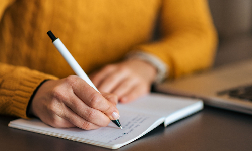 എ​ഴു​ത്തോ​ല -സീ​സ​ൺ 5 ഫ​ലം പ്ര​ഖ്യാ​പി​ച്ചു