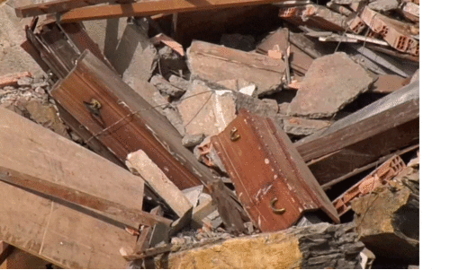 ഇറ്റലിയിൽ ശ്മശാനം തകർന്ന് ശവപ്പെട്ടികൾ പുറത്തേക്ക് വീണു