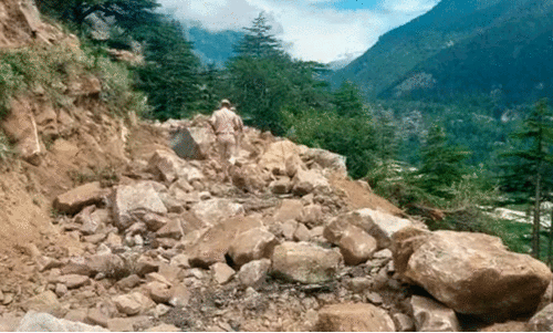 ഉത്തരാഖണ്ഡ് ഹിമ പാതത്തിൽ ആറു പേർ മരിച്ചു