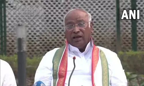 പാർട്ടിയെ എങ്ങനെ മുന്നോട്ട് കൊണ്ടു പോകണമെന്ന് തരൂരുമായി ചർച്ച ചെയ്തു -മല്ലികാർജുൻ ഖാർഗെ