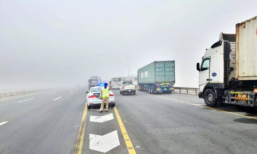 മൂടൽമഞ്ഞ്: ഡ്രൈവർമാർ ജാഗ്രത പാലിക്കണമെന്ന് ദുബൈ പൊലീസ്