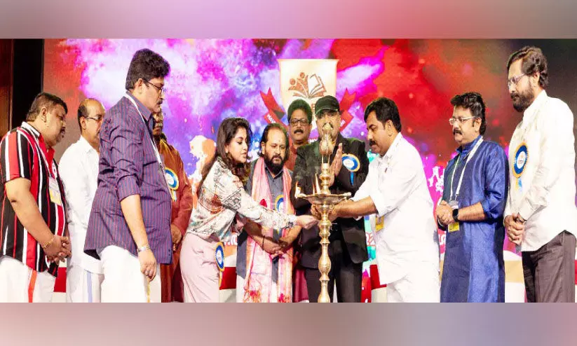 ചായങ്ങൾ 2.0 സമാപിച്ചു ചായങ്ങൾ 2.0 സമാപിച്ചു