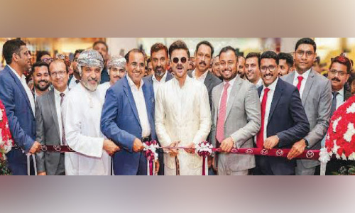 മലബാര്‍ ഗോള്‍ഡ് ആൻഡ് ഡയമണ്ട്‌സ് ഒമാനിൽ മൂന്ന് ഷോറൂമുകള്‍ ആരംഭിച്ചു