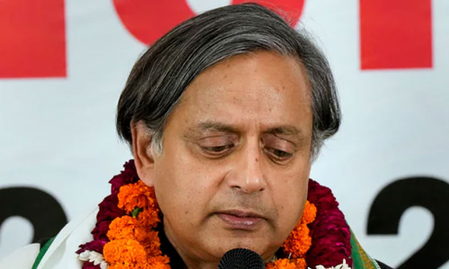 shashi tharoor party