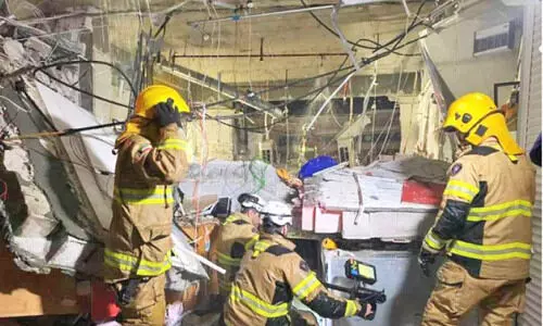 ഗ്യാസ് പൊട്ടിത്തെറിച്ച് കട തകർന്നു