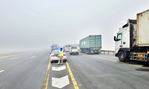 മൂടൽമഞ്ഞ്: ഡ്രൈവർമാർ ജാഗ്രത പാലിക്കണമെന്ന് ദുബൈ പൊലീസ്