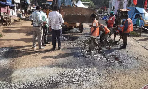 മന്ത്രി കയർത്തു; രണ്ടുവര്‍ഷത്തെ റോഡ് ദുരിതത്തിന് അരദിവസം കൊണ്ട് പരിഹാരം