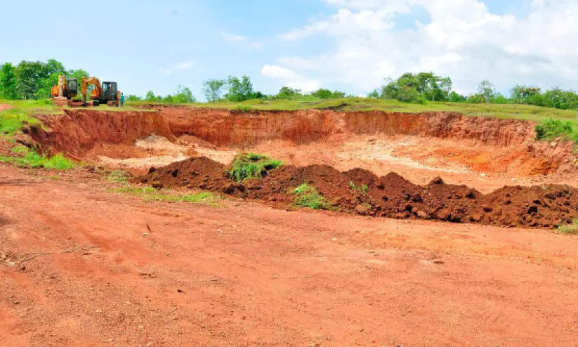 കോടതി വിധി: കുറുമുണ്ടയിലെ ലാറ്ററൈറ്റ് ഖനനം തടഞ്ഞു