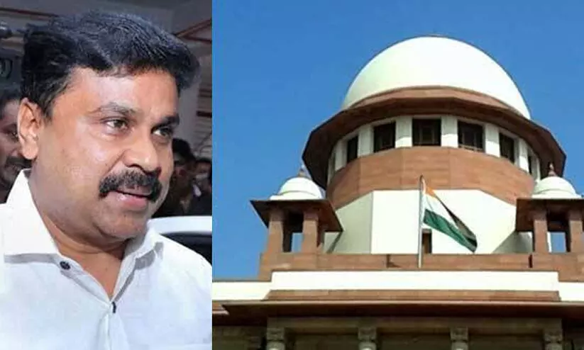 നടിയെ ആക്രമിച്ച കേസ്: വിചാരണ കോടതി മാറ്റണമെന്ന ഹരജി തള്ളി നടിയെ ആക്രമിച്ച കേസ്: വിചാരണ കോടതി മാറ്റണമെന്ന ഹരജി തള്ളി