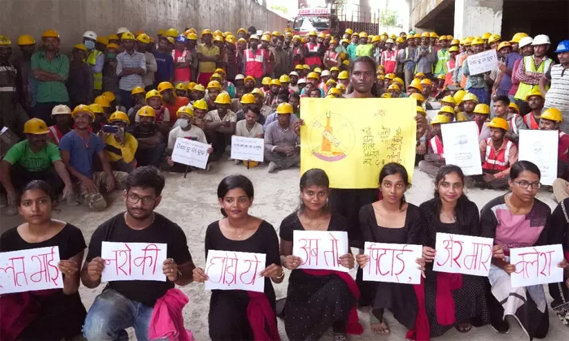 ലഹരി വിരുദ്ധ മനുഷ്യ ചങ്ങല തീർത്ത് അതിഥി തൊഴിലാളികൾ