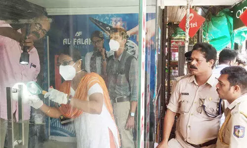 മാവൂരിൽ മൊബൈൽ കടയിൽ കവർച്ച