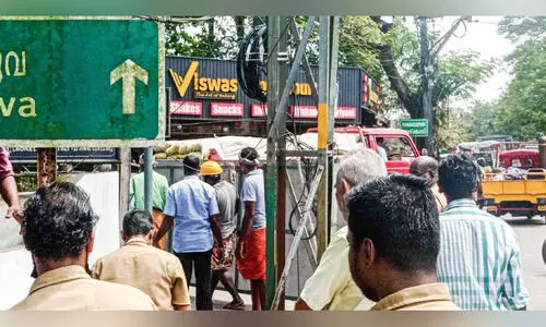 Encroachment along aluva road