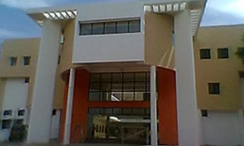 പത്തനാപുരം താലൂക്കാശുപത്രിയില് ഡോക്ടര്മാര് ക്ഷാമം; 24 മണിക്കൂര് സേവനം നിലച്ചു പത്തനാപുരം താലൂക്കാശുപത്രിയില് ഡോക്ടര്മാര് ക്ഷാമം; 24 മണിക്കൂര് സേവനം നിലച്ചു