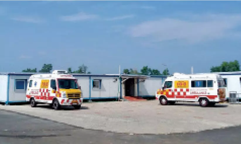 രണ്ട് രോഗികൾക്ക് ഒരാശുപത്രി; ആരും കാണുന്നില്ലേ ഇത്?