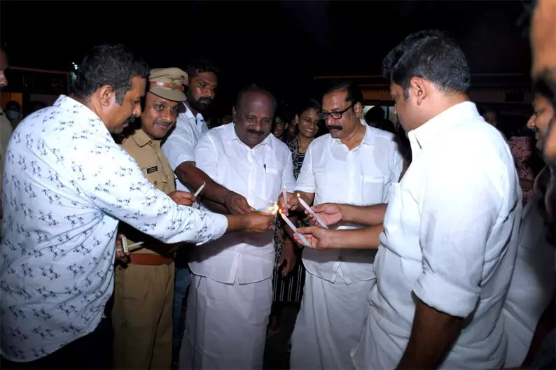 ലഹരിക്കെതിരെ നവകേരള മുന്നേറ്റം: എറണാകുളത്തു ജാഗ്രതാ ദീപം തെളിയിച്ചു ലഹരിക്കെതിരെ നവകേരള മുന്നേറ്റം: എറണാകുളത്തു ജാഗ്രതാ ദീപം തെളിയിച്ചു