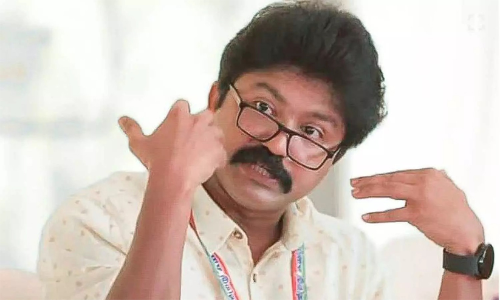 എൽദോസ് എം.എൽ.എ ക്രൈംബ്രാഞ്ചിന് മുന്നിൽ; യുവതിയുമായി അടുപ്പമുണ്ടെന്നതിന് തെളിവ് നൽകി