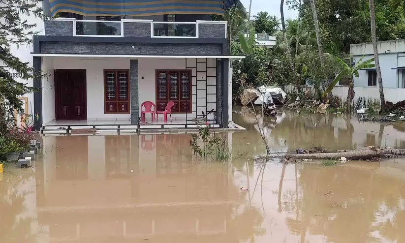 ദേശീയപാത നിർമാണം; താഴ്ന്ന പ്രദേശങ്ങൾ വെള്ളക്കെട്ടിൽ ദേശീയപാത നിർമാണം; താഴ്ന്ന പ്രദേശങ്ങൾ വെള്ളക്കെട്ടിൽ