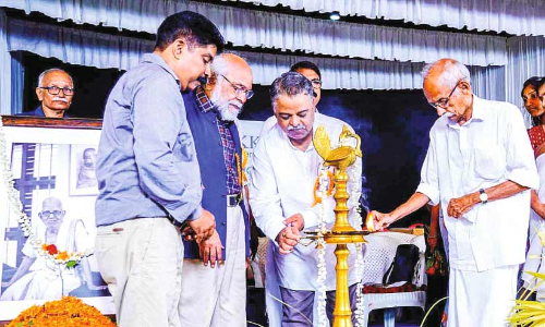 അക്കിത്തം സാഹിത്യോത്സവം: ദേശീയ സെമിനാറിന് തുടക്കം