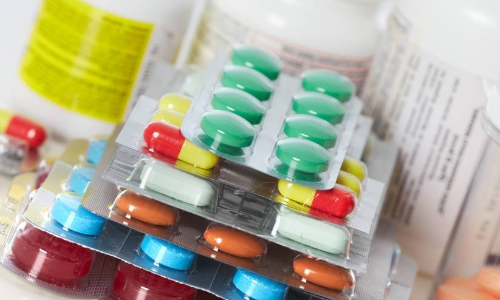 ഗുണനിലവാരം കുറഞ്ഞ മരുന്ന് കമ്പനികൾക്കെതിരെ നടപടി വൈകുന്നു; ഡ്രഗ്സ് കൺട്രോൾ ഓഫിസുകളിൽ പരിശോധന