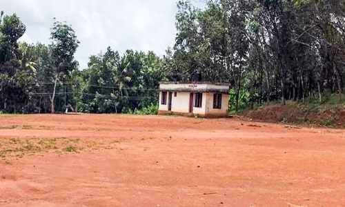 കോളൂര്‍ സ്‌റ്റേഡിയം വികസനം സ്വപ്നമായി അവശേഷിക്കുന്നു