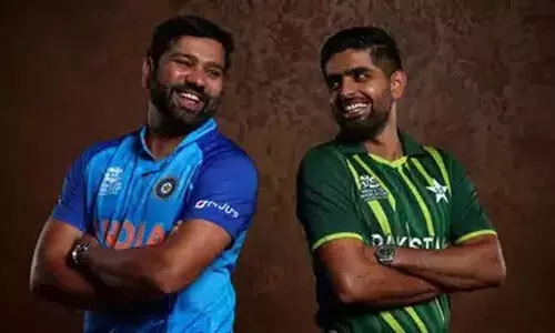 ദിനേഷ് കാർത്തിക്, ഷമി ടീമിൽ; ടോസ് നേടിയ ഇന്ത്യ ബൗളിങ് തെരഞ്ഞെടുത്തു